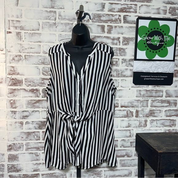 Torrid Black and White Sleeveless Button Down Blouse plus size 1x - Picture 1 of 7